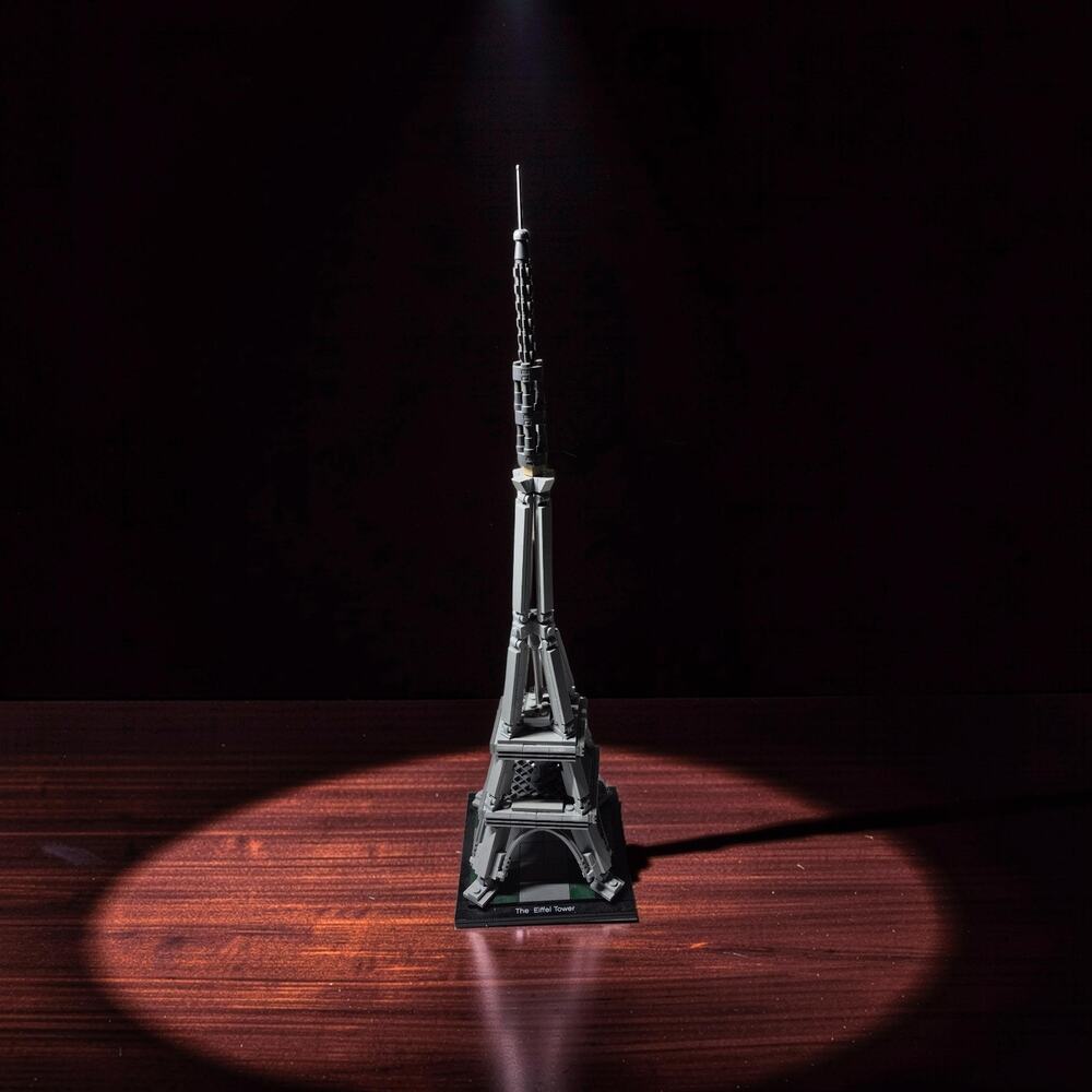 LEGO ARCHITECTURE: The Eiffel Tower (21019) - No Manual